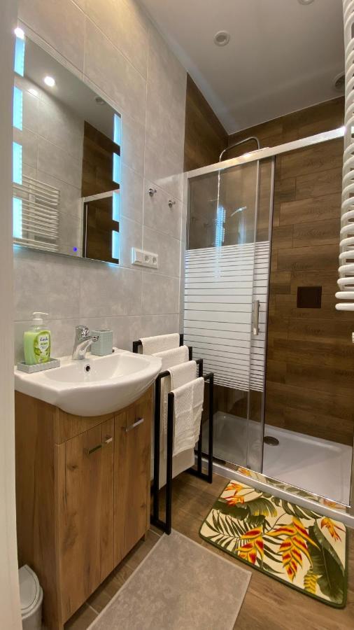 Lublinbnb - Exclusive Family Apartment ------ In The Heart Of Lublin -------------------------------- Bedroom & Living Room & Kitchen Esterno foto