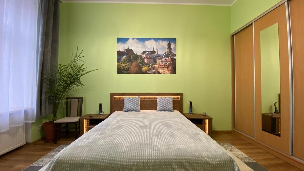 Lublinbnb - Exclusive Family Apartment ------ In The Heart Of Lublin -------------------------------- Bedroom & Living Room & Kitchen Esterno foto
