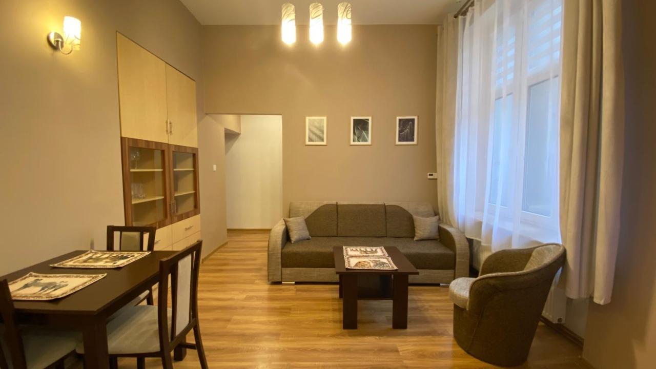 Lublinbnb - Exclusive Family Apartment ------ In The Heart Of Lublin -------------------------------- Bedroom & Living Room & Kitchen Esterno foto