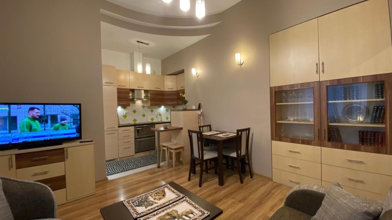 Lublinbnb - Exclusive Family Apartment ------ In The Heart Of Lublin -------------------------------- Bedroom & Living Room & Kitchen Esterno foto